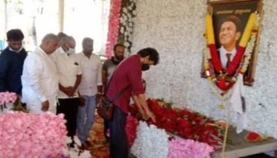 Tamil actor Vijay pays homage to late actor Puneeth Rajkumar