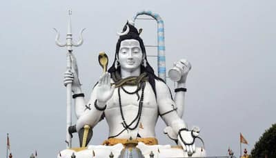 Maha Shivratri 2022: Best devotional WhatsApp, Facebook and Text messages for Lord Shiva-Maa Parvati bhakts!