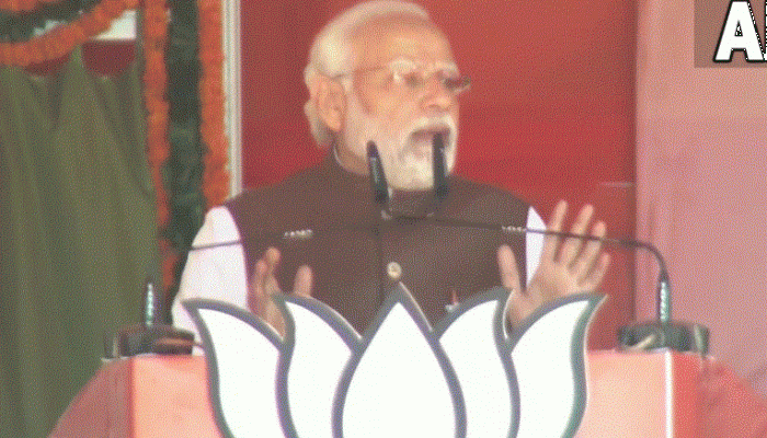Parivaarwaadis don&#039;t want to see strong India, they keep creating obstacles: PM Narendra Modi 