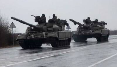 Russian forces besiege Ukrainian ports, armoured column stalled outside Kyiv