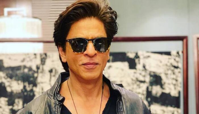 Shah Rukh Khan gives witty reply to fan telling him &#039;Filmo mai aao...Khabro mai nahi&#039;