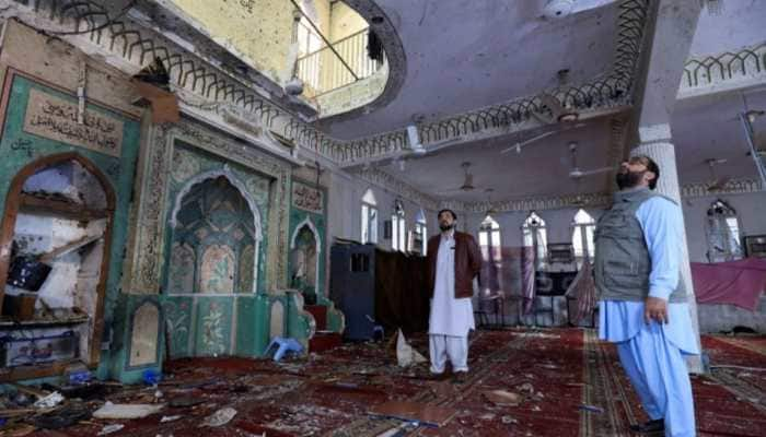 Bomb blast in Pakistan&#039;s Peshawar mosque: Death toll rises, more than 55 people dead