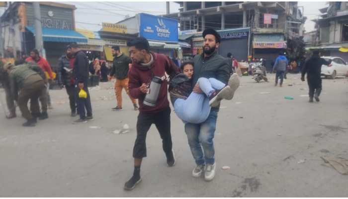 Grenade attack in Srinagar; 1 dead, 24 including police personnel injured