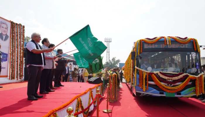 Delhi Transport Minister Kailash Gehlot flags off 100 low-floor CNG buses