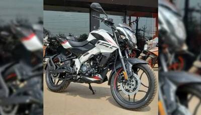 Bajaj Pulsar NS 160 unveiled in white colour with black alloys