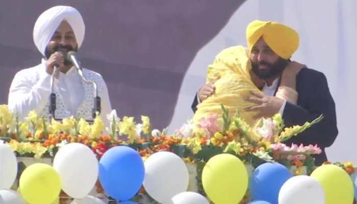 Punjab election result 2022: Bhagwant Mann, his mother get emotional in first appearance after result