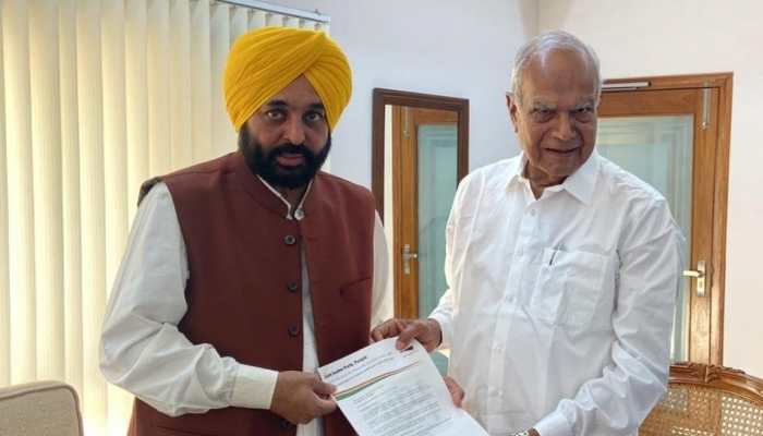AAP&#039;s Bhagwant Mann meets Governor, stakes claim to form government in Punjab