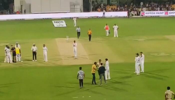 Watch: Fans breach security and click selfie with Virat Kohli during 2nd IND vs SL Test