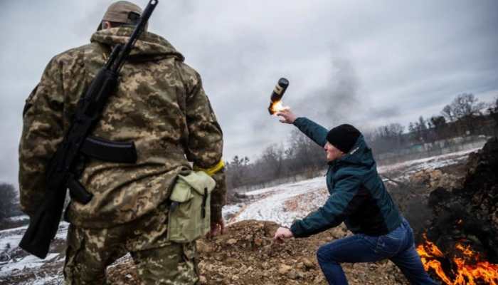 As Russian forces advance, is it legal for foreigners to fight for Ukraine?