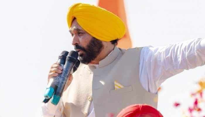 Bhagwant Mann&#039;s &#039;all yellow&#039; swearing-in ceremony at Bhagat Singh’s village begins - Watch LIVE here