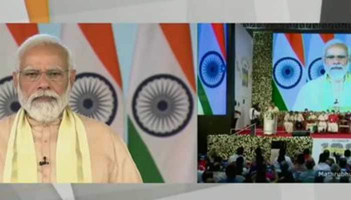 PM Narendra Modi hails 'positive role' of media in promoting Yoga, Swachh Bharat , 'Beti Bachao, Beti Padhao' campaign