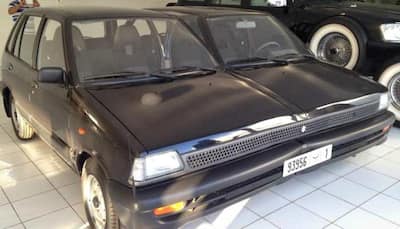 Maruti 800 converted into an 8-seater vehicle, two cars linked side by side