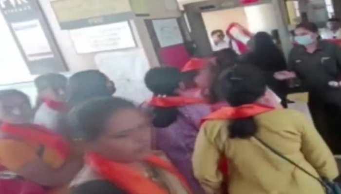 &#039;The Kashmir Files&#039;: Scuffle after women made to remove saffron stoles for entry into theatre in Nashik