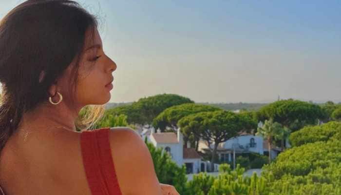 Suhana Khan burns up Instagram in a sultry, black backless dress - See pic