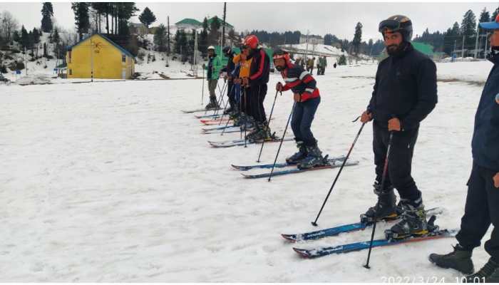 Indian Army trains specially-abled Kashmiri youth in skiing