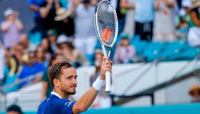 Miami Open 2022: World No 2 Daniil Medvedev knocks Andy Murray out, Naomi Osaka gets walkover