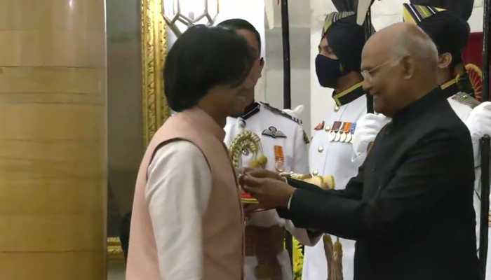 WATCH: Neeraj Chopra receives Padma Shri award from President Ram Nath Kovind