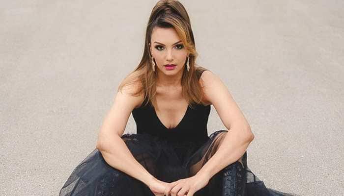 Somy Ali calls out 'Harvey Weinstein of Bollywood', tags Aishwarya
