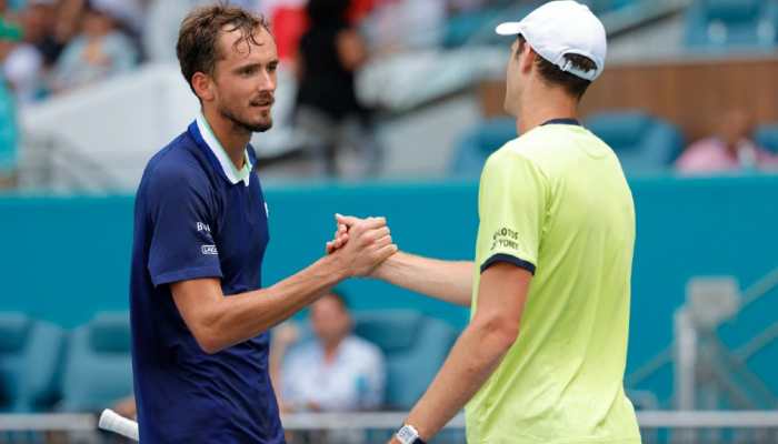 Novak Djokovic retains No. 1 ranking after Hubert Hurkacz stops Daniil Medvedev in Miami quarters
