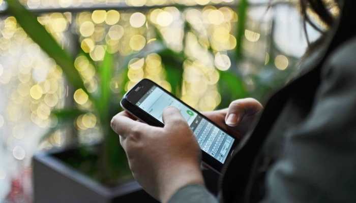 Amazon Sale: Latest Samsung, OnePlus, Realme smartphones selling at up to 40% discount