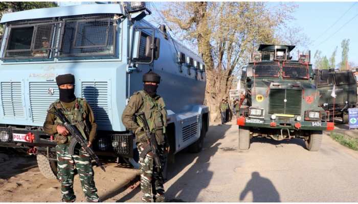 J&amp;K: Two non-local labourers shot at by militants in Pulwama