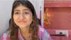 OMG! Alia Bhatt orders pizza for Ranbir and herself, or wait, is that really her? WATCH