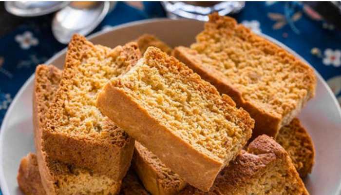 Ghaziabad shocker! Man spits on rusk while packaging, authorities to take action