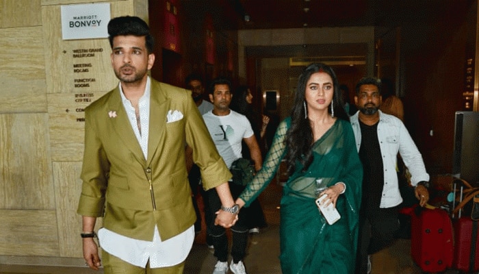 Bigg Boss 15 winner Tejasswi Prakash spotted with 'sindoor', walks hand-in-hand with Karan Kundrra: PICS