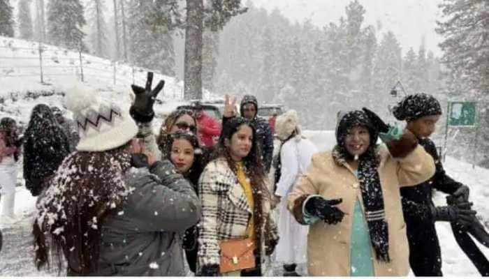 Kashmir witness record tourist footfall, highest in 10 years