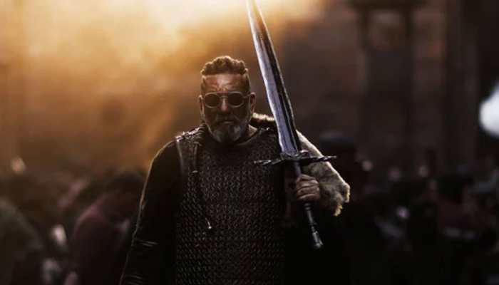 Did you know THIS person convinced Sanjay Dutt to play Adheera in Yash's KGF 2? 
