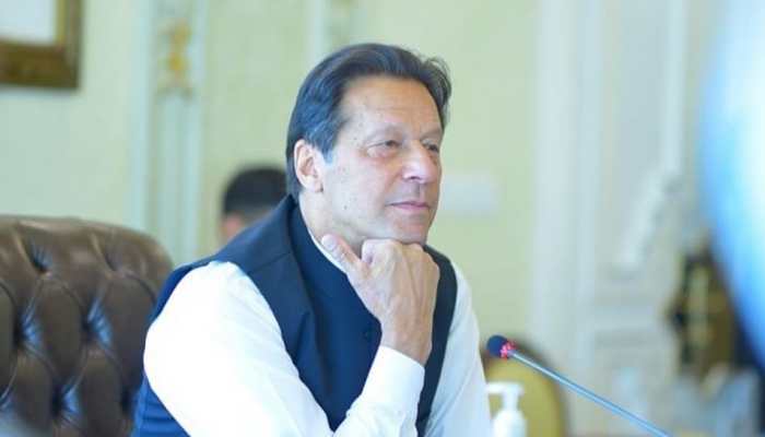 Imran Khan vacates Pak PM&#039;s official residence midnight