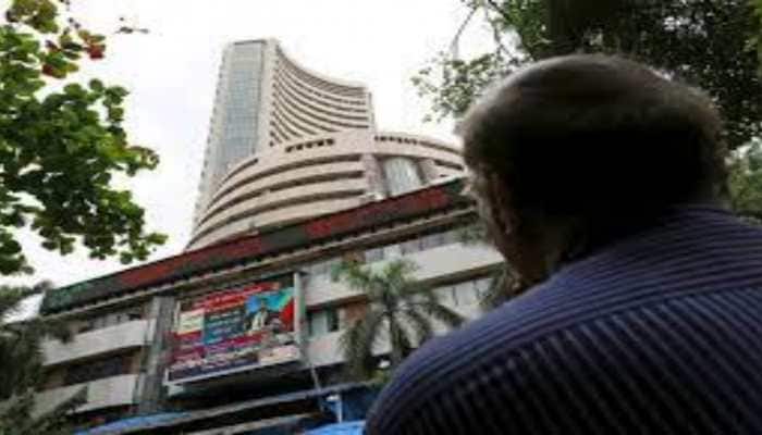 Sensex declines over 388 points; Nifty tests 17,500 on weak global cues