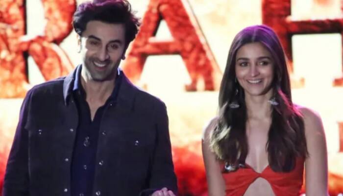 Barricades set up outside Ranbir Kapoor's Juhu residence ahead of wedding with Alia Bhatt