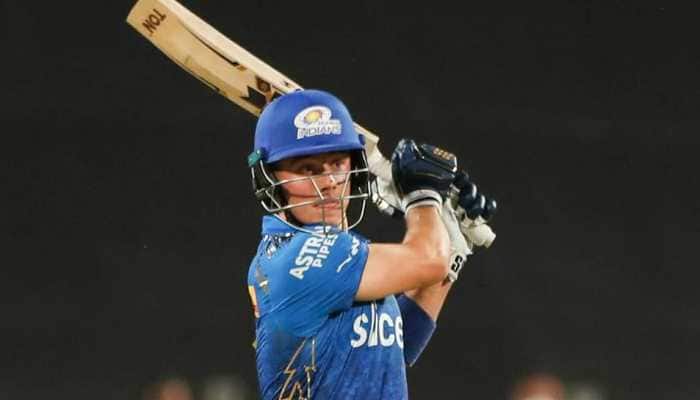 MI&#039;s &#039;Baby AB&#039; Dewald Brevis smashes 29 off Rahul Chahar&#039;s over and fans can&#039;t keep calm