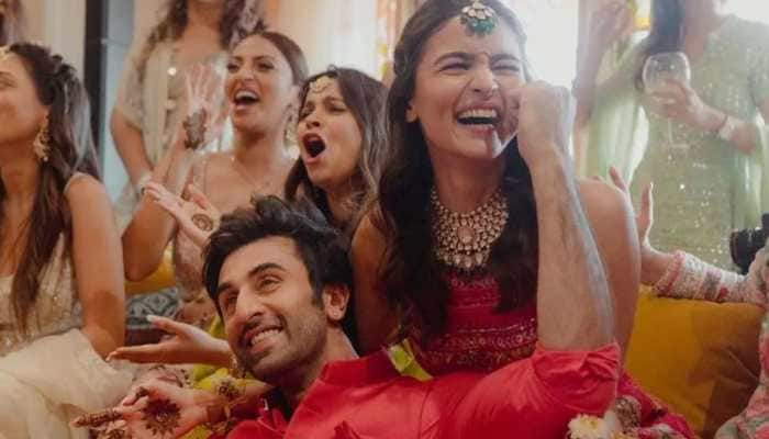 Inside Ranbir-Alia&#039;s big fat Punjabi style Mehendi, Sangeet functions, UNSEEN pics of couple in love go viral!