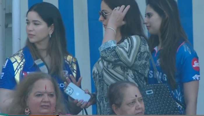 Sara Tendulkar turns up to watch MI play LSG, fans say 'ab Shubman Gill pe jokes banenge'
