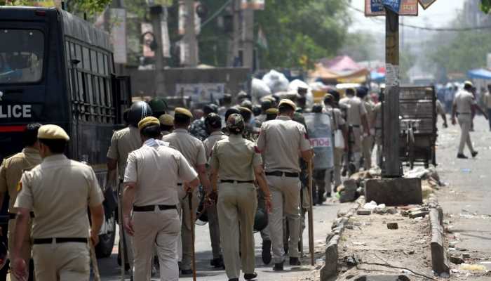 Mob turns violent, injures cops in Karnataka&#039;s Hubli over social media post, Sec 144 imposed