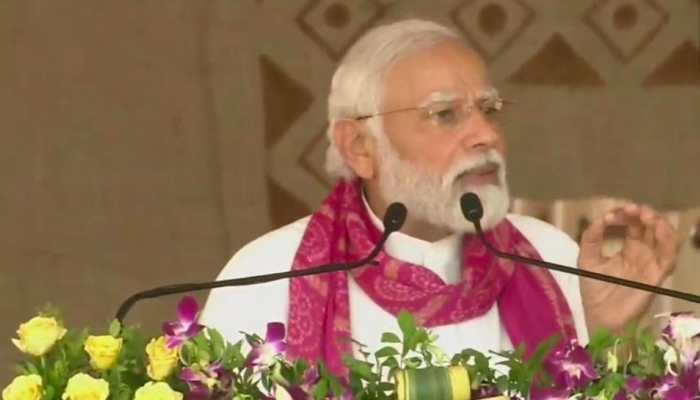 Initiatives at Banas Dairy will empower farmers, boost rural economy: PM Modi