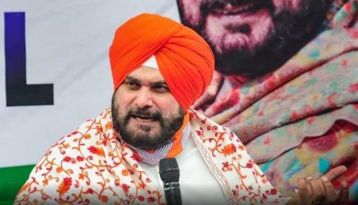 Bhagwant Mann is a &quot;rubber doll&quot;, Navjot Singh Sidhu openly attacks Punjab CM