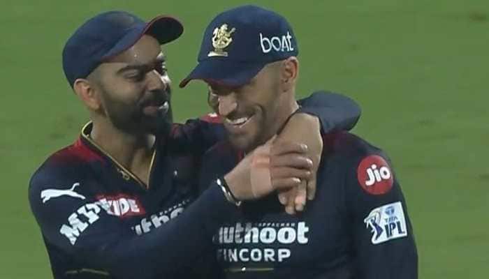 IPL 2022: Faf Du Plessis and Virat Kohli&#039;s HILARIOUS clip of playing &#039;dumsharas&#039; - WATCH
