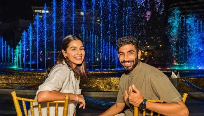 Sanjana Ganesan (left) is a married to Team India and Mumbai Indians pacer Jasprit Bumrah. Sanjana is currently in the MI bio-bubble with husband Bumrah for the IPL 2022. (Source: Twitter)