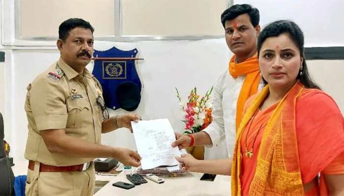 Hanuman Chalisa row: Navneet Rana, her MLA-husband Ravi Rana get bail on THESE six conditions