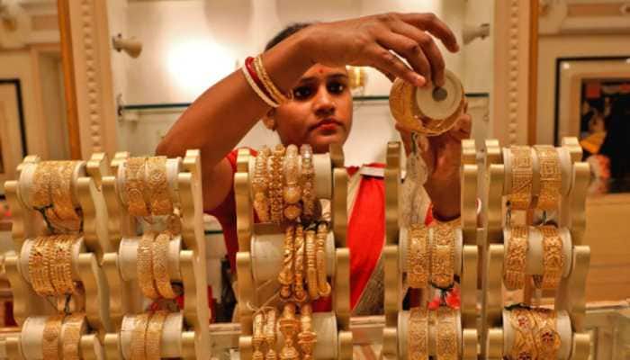 Gold prices fall over Rs 2,000 per kg – Check latest gold rates in your city on May 4, 2022 here