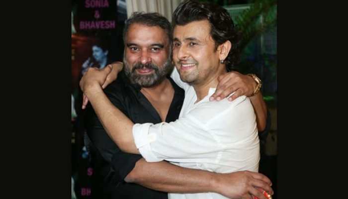 Parag Sanghvi congratulates Sonu Nigam on being awarded the Padma Shri Parag Sanghvi congratulates Sonu Nigam on being awarded the Padma Shri