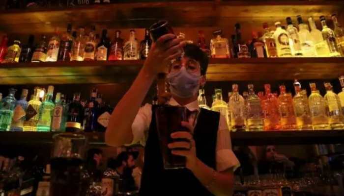 Delhi government to allow bars to serve liquor till 3 am - Details here
