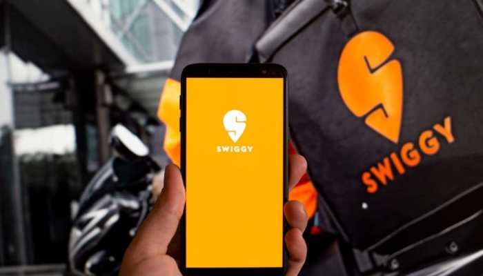 Dunzo reacts to Swiggy's laziness with SRK's hit song: Here's what happened next 