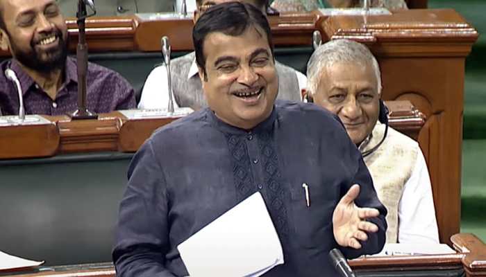 IAS officer cites &#039;Hawa aur dhundh&#039; for Bihar bridge collapse, Nitin Gadkari reacts