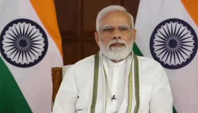 PM Modi interacts with a little girl who aspires to be a doctor, gets emotional at Utkarsh Samaroh - WATCH