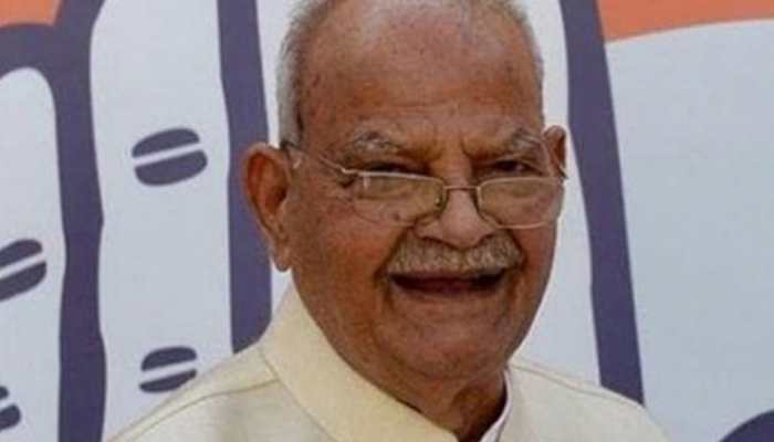 Pandit Sukh Ram, former Union telecom minister, cremated with full state honours