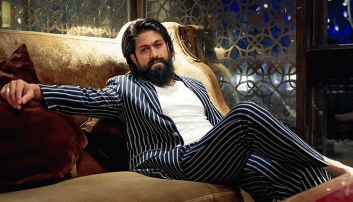 &#039;KGF&#039; star Yash attends childhood friend&#039;s wedding in Mysuru, steals hearts